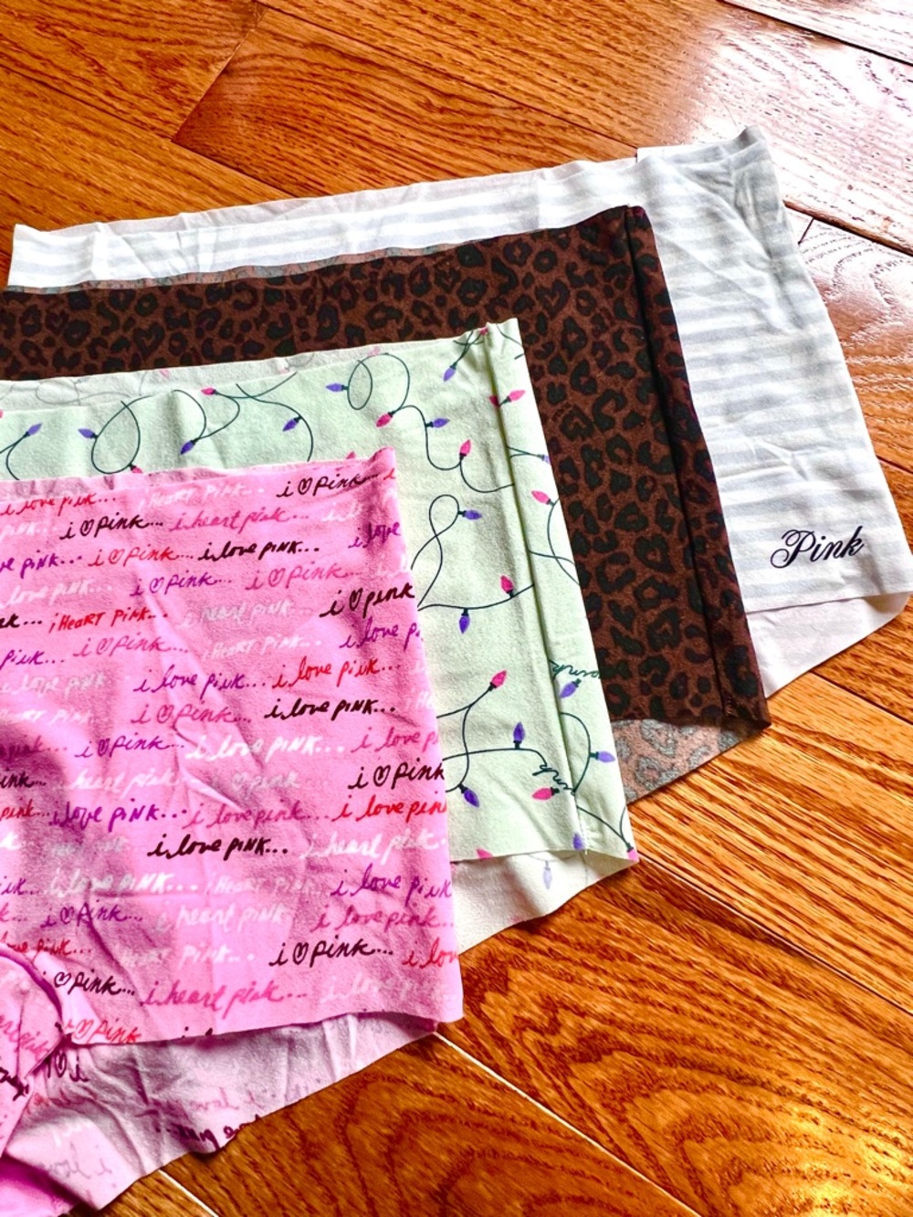 NWT Victoria’s Secret Pink No Show Boyshort Panty 4 Pack Leopard Print & Lights